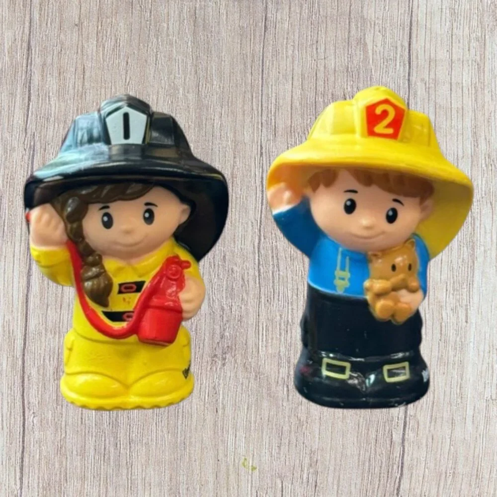 Fisher-Price Little People Firefighters Girl w/Extinguisher and Boy w/Kitten